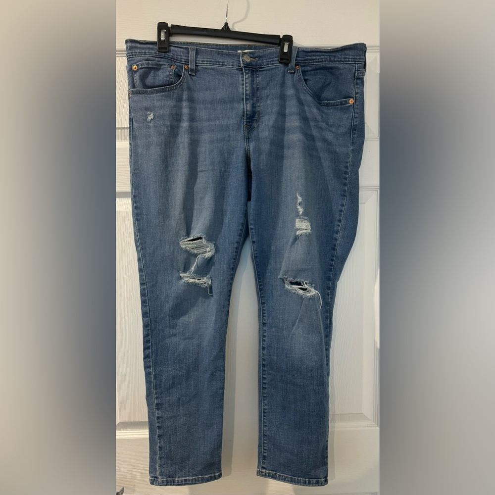 2/$20 Women’s Levi's Blue Distressed Boyfriend Copain Jeans size 34 - Picture 1 of 7